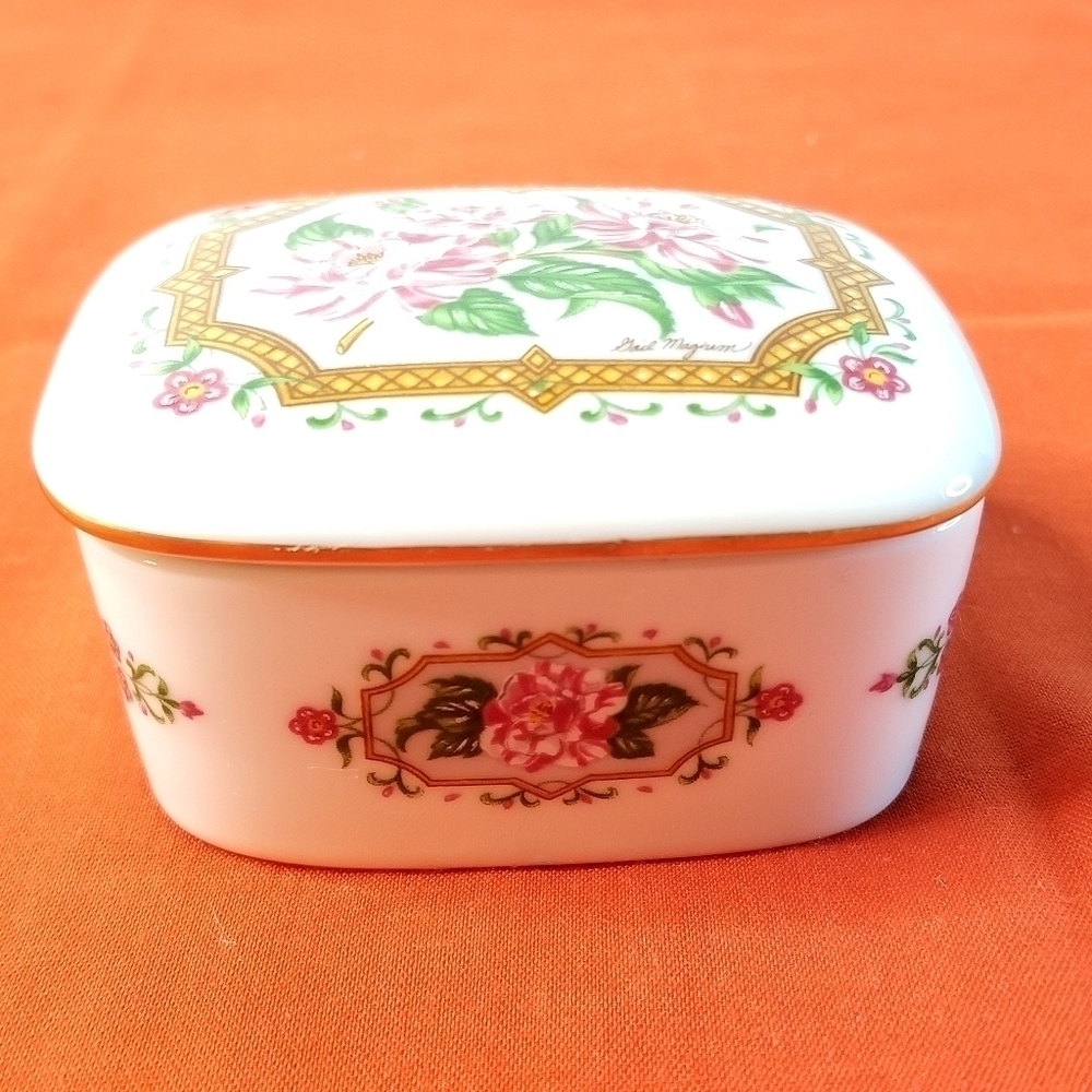 Heritage House Music Box. 1990 Rectangle  Floral Fine Porcelain by Gail Magram.